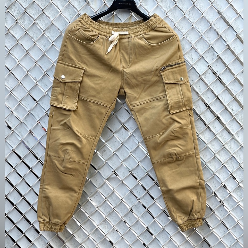 Motorcycle cargo pants with CE pads